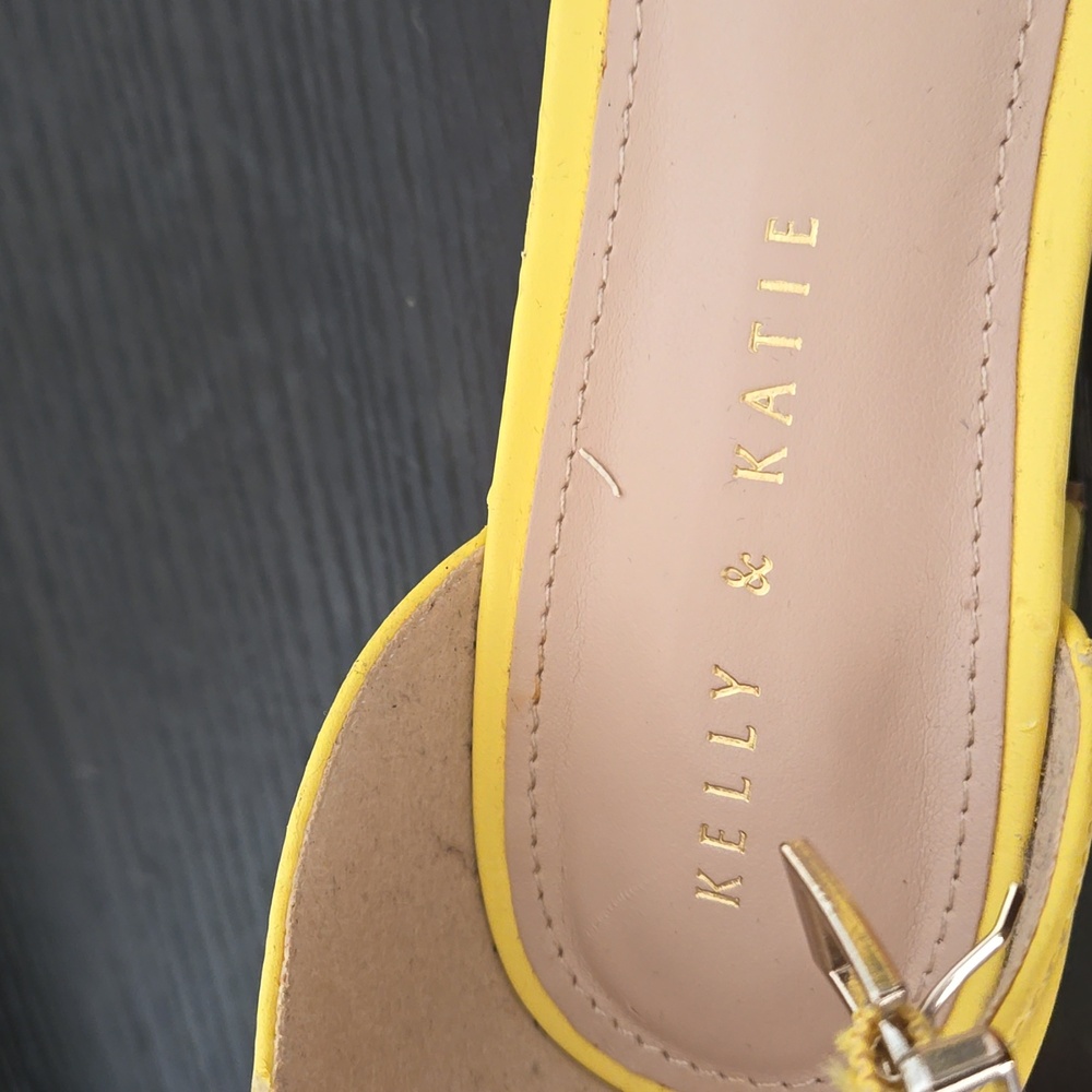 Block Heel - Picture 3 of 7
